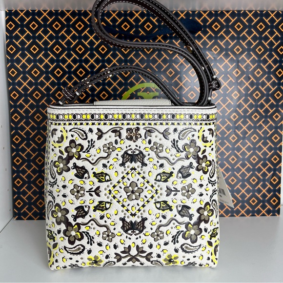 NWT Tory Burch Emerson Small Bucket Bag - Picture 4 of 17